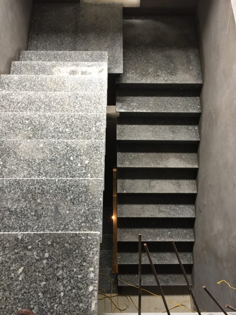 Đá cầu thang trắng suối lau - Kho Đá Gia Thái