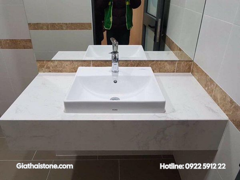 bàn đá lavabo phòng tắm