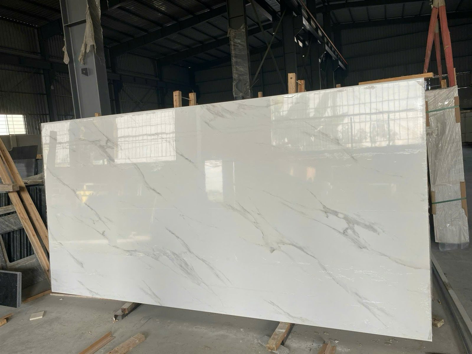 Mẫu đá nung kết Calacatta trắng vân xám thanh lịch 1600x3200