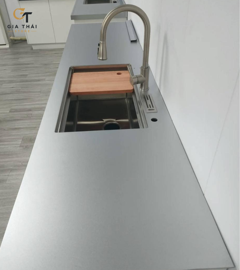 Đá bàn bếp chống thấm chống trầy xước