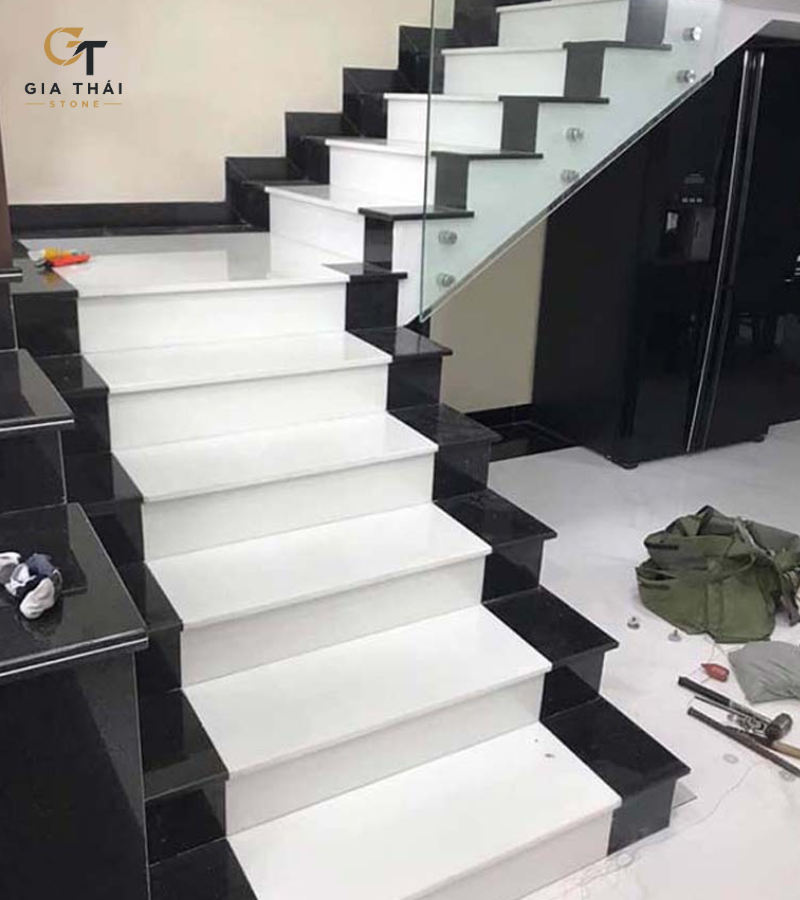 Giá đá ốp cầu thang 1 bậc